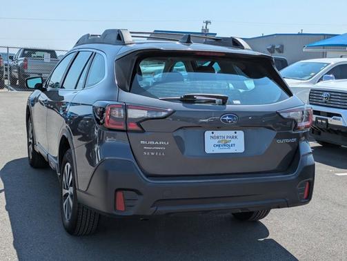 2022 Subaru Outback BASE
