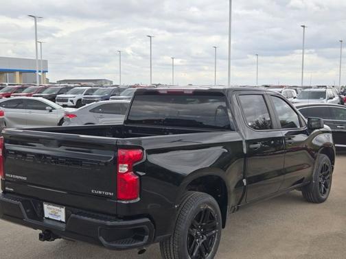 Black 2022 Chevrolet Silverado 1500 Custom