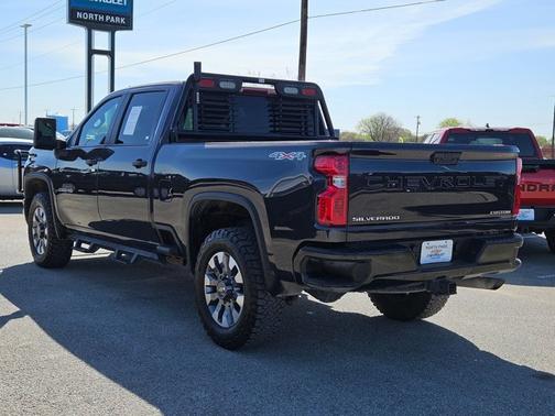 2024 Chevrolet Silverado 2500 Custom