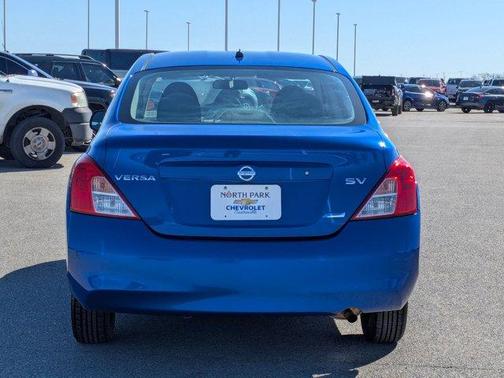 2012 Nissan Versa 1.6 SV