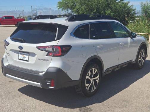 Crystal White Pearl 2022 Subaru Outback Limited
