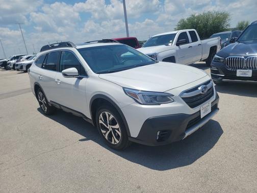 Crystal White Pearl 2022 Subaru Outback Limited
