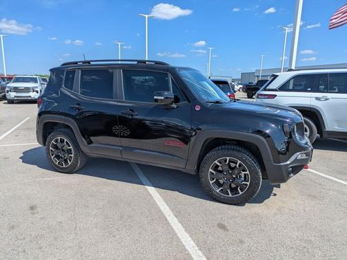 2023 Jeep Renegade Trailhawk
