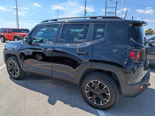2023 Jeep Renegade Trailhawk
