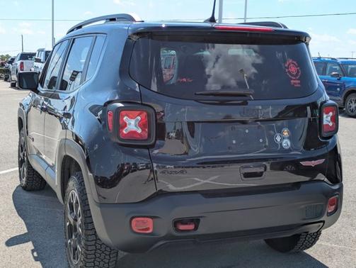 2023 Jeep Renegade Trailhawk