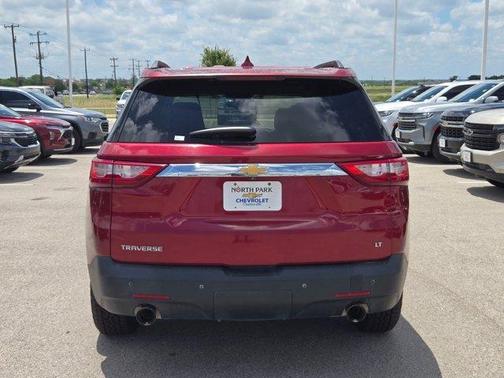 Cajun Red Tintcoat 2020 Chevrolet Traverse LT Cloth