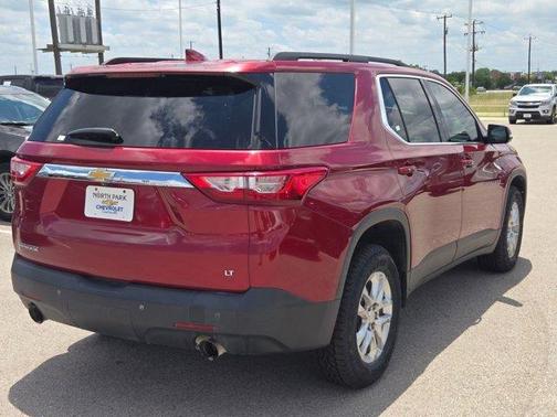 Cajun Red Tintcoat 2020 Chevrolet Traverse LT Cloth