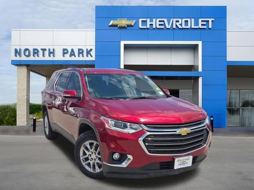 Cajun Red Tintcoat 2020 Chevrolet Traverse LT Cloth