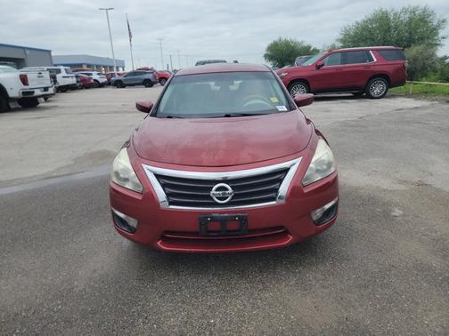 Cayenne Red 2014 Nissan Altima 2.5 SV