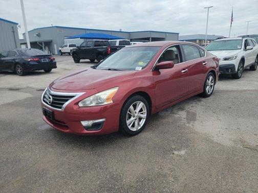 Cayenne Red 2014 Nissan Altima 2.5 SV