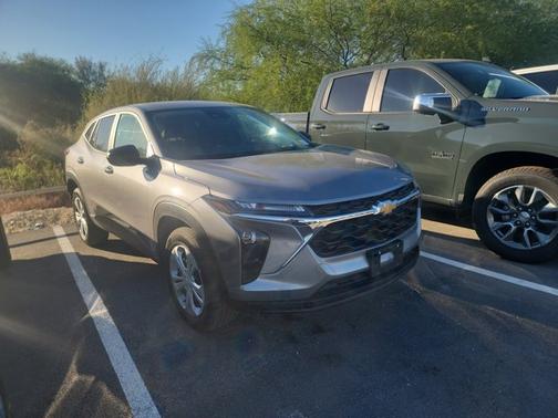 2025 Chevrolet Trax LS