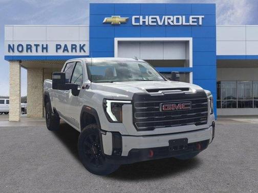 Summit White 2025 GMC Sierra 2500 AT4
