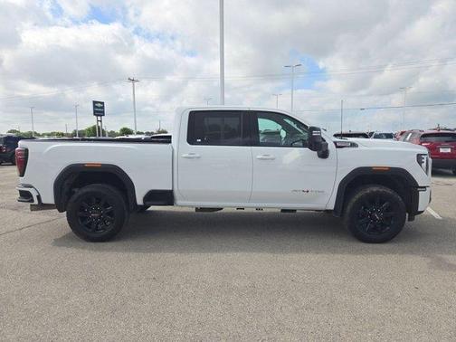 Summit White 2025 GMC Sierra 2500 AT4
