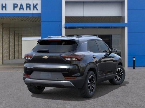 Mosaic Black Metallic 2026 Chevrolet Trailblazer LT