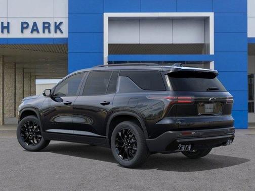 Mosaic Black Metallic 2026 Chevrolet Traverse LT