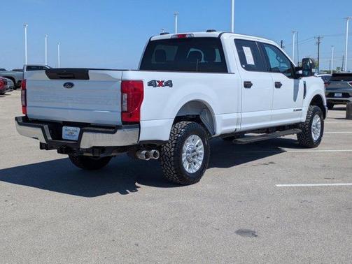 White 2022 Ford F-250 XLT
