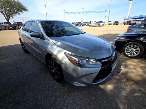 2016 Toyota Camry XSE