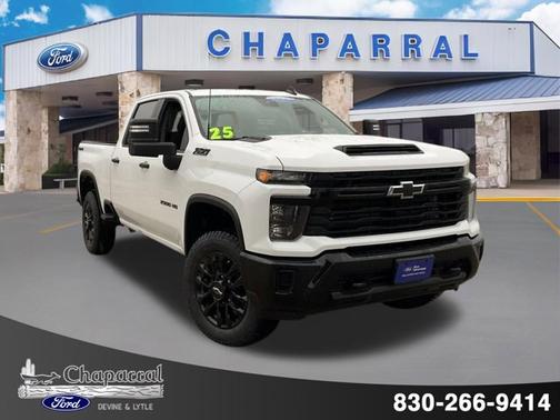 Summit White 2025 Chevrolet Silverado 2500 CUSTOM