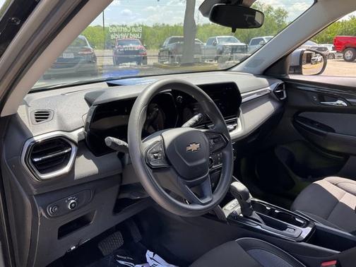 Sterling Gray Metallic 2025 Chevrolet Trailblazer LT