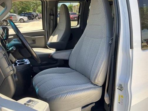 2020 Chevrolet Express 3500 LS