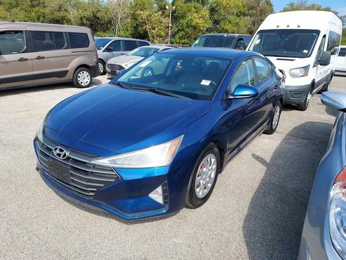 2019 Hyundai ELANTRA SE