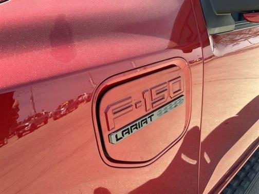 2022 Ford F-150 Lightning LARIAT