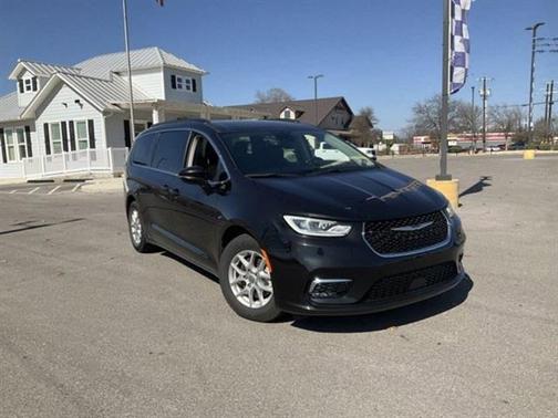 2022 Chrysler Pacifica Touring-L