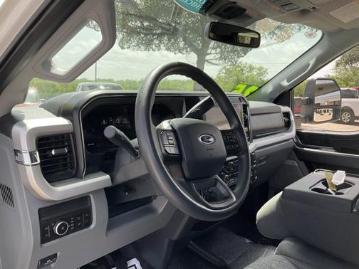 OXFORD WHITE 2025 Ford F-250 XLT