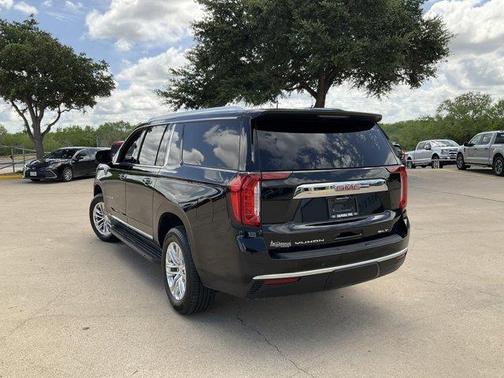 2022 GMC Yukon XL SLT