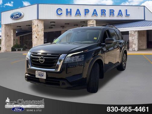 2022 Nissan Pathfinder SV