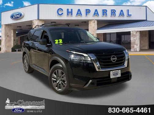 2022 Nissan Pathfinder SV