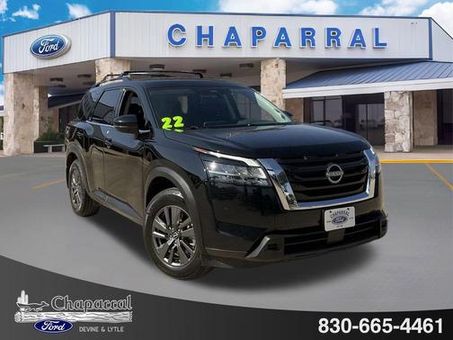 2022 Nissan Pathfinder SV