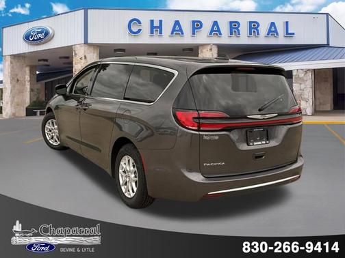 Granite Crystal Clearcoat Metallic 2023 Chrysler Pacifica TOURING L