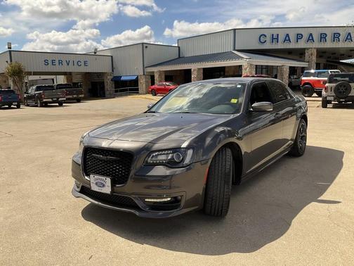 2022 Chrysler 300 Touring L