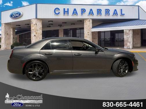 2022 Chrysler 300 Touring L