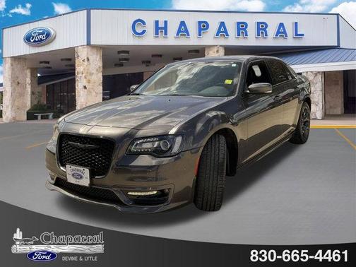 2022 Chrysler 300 Touring L