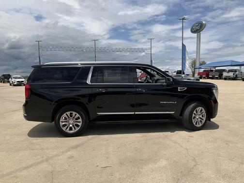 Onyx Black 2025 GMC Yukon XL DENALI