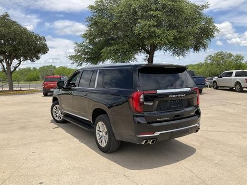 Onyx Black 2025 GMC Yukon XL DENALI