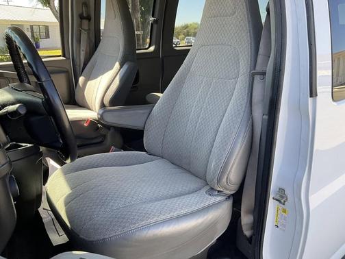 2017 Chevrolet Express 3500 LT