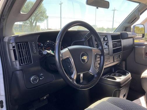 2017 Chevrolet Express 3500 LT