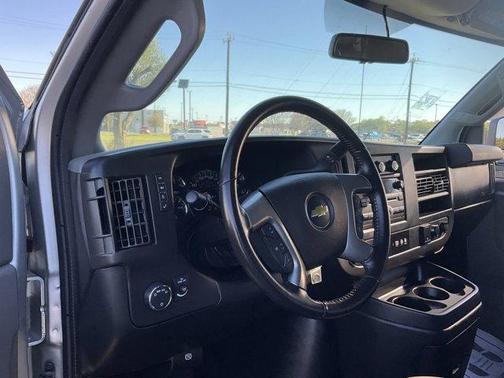 2017 Chevrolet Express 2500 LS