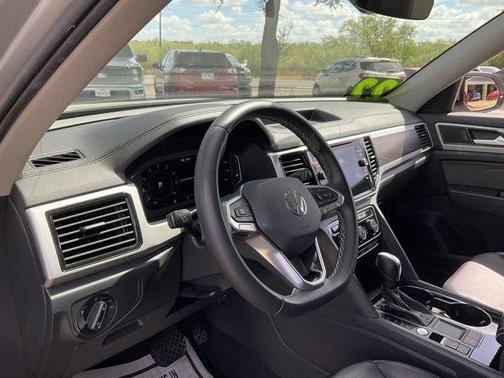2023 Volkswagen Atlas 3.6L SE w/Technology