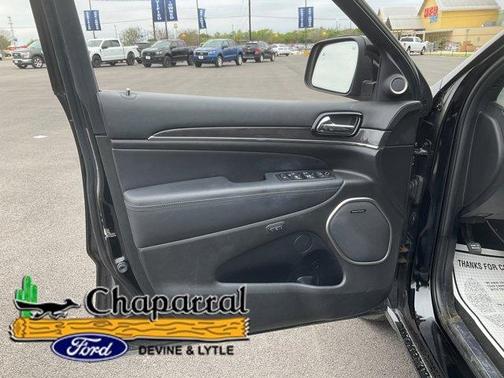 Photo 4 of 24 of 2019 Jeep Grand Cherokee Overland