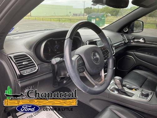 Photo 3 of 24 of 2019 Jeep Grand Cherokee Overland