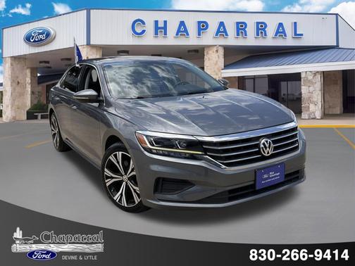 Platinum Gray Metallic 2021 Volkswagen Passat 2.0T SE