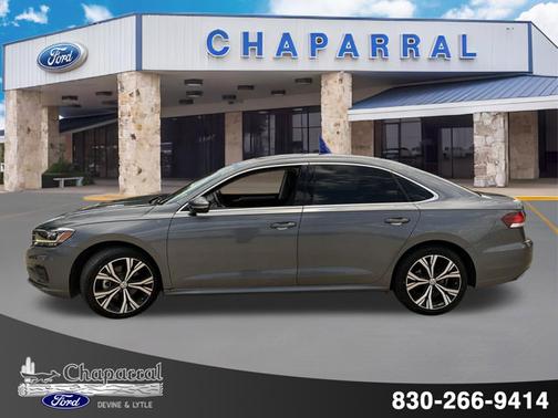 Platinum Gray Metallic 2021 Volkswagen Passat 2.0T SE