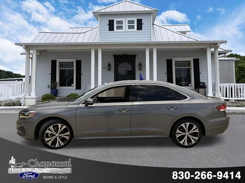 Platinum Gray Metallic 2021 Volkswagen Passat 2.0T SE
