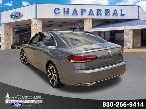 Platinum Gray Metallic 2021 Volkswagen Passat 2.0T SE