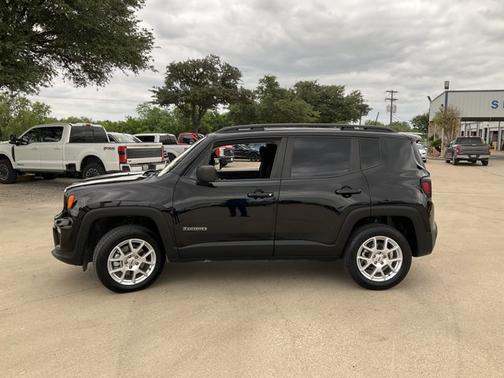 Black Clearcoat 2022 Jeep Renegade SPORT