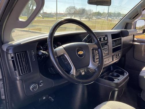 2017 Chevrolet Express 2500 LS